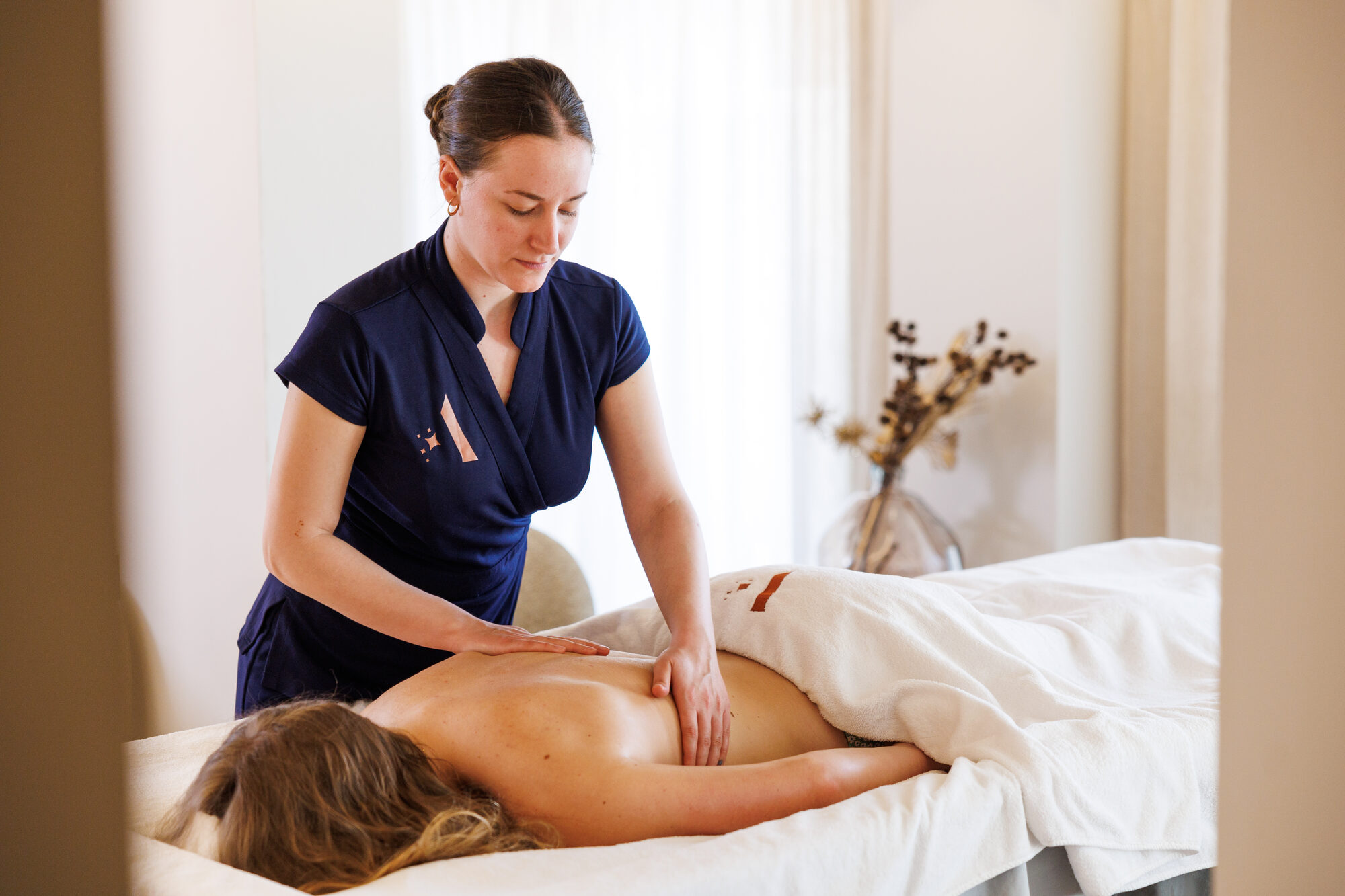 Back massage treatment